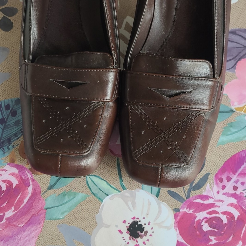 Heels - Picture 2 of 2